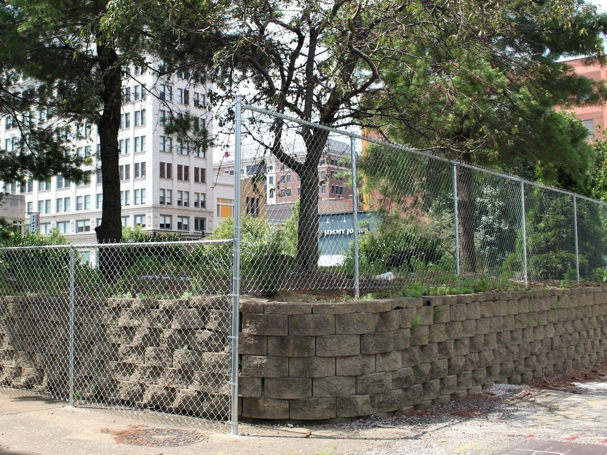 Galvanized Chain Link Fence in Evansville, Indiana