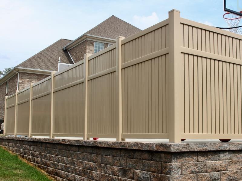 Evansville Indiana Vinyl Fence installation company