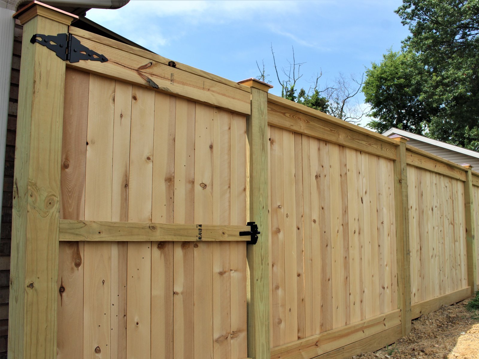 Grayville Illinois wood privacy fencing