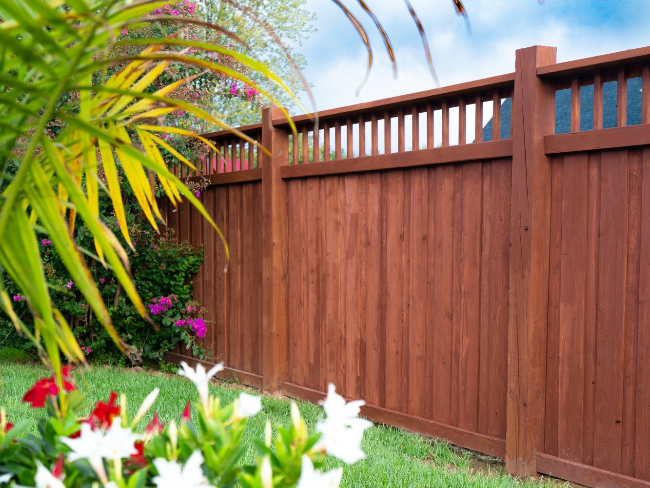 Madisonville KY Spindle Top style wood fence